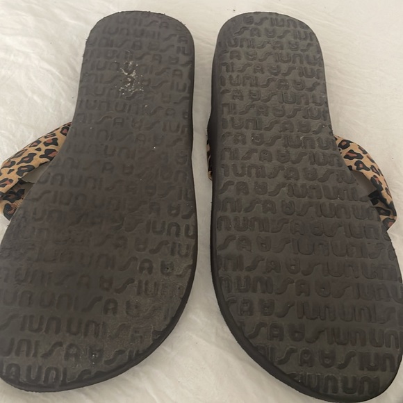 UNISA CHEETAH FLIP FLOPS - Picture 3 of 4